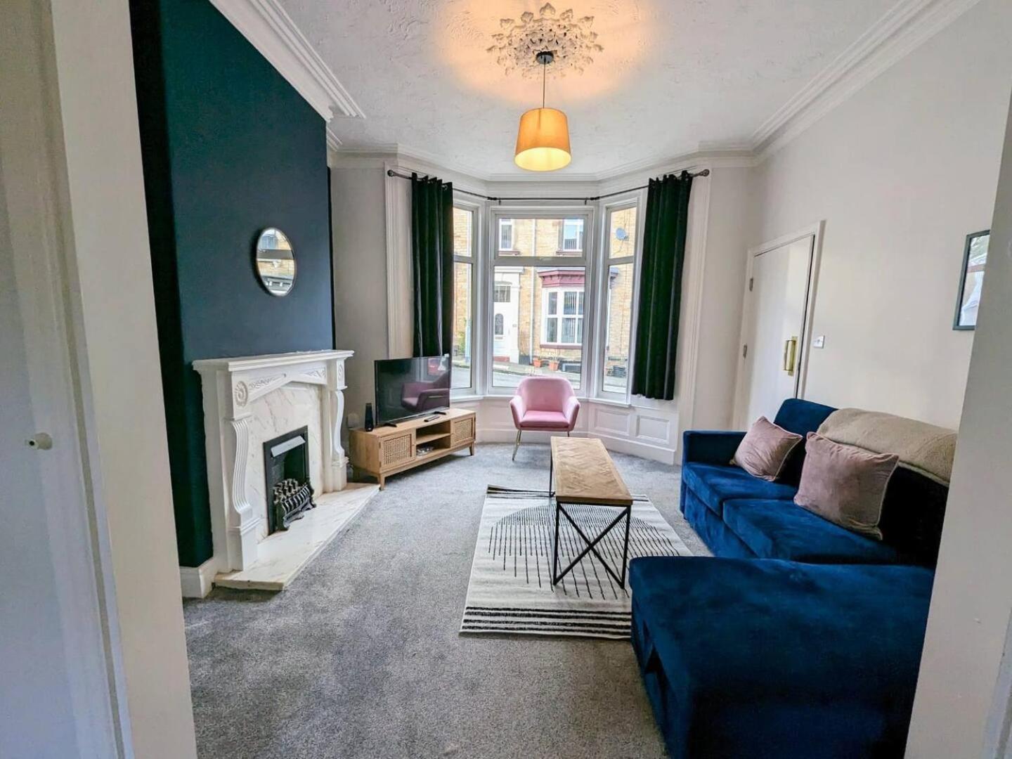 Spacious And Homey 4 Bedroom House Bishop Auckland Exterior photo