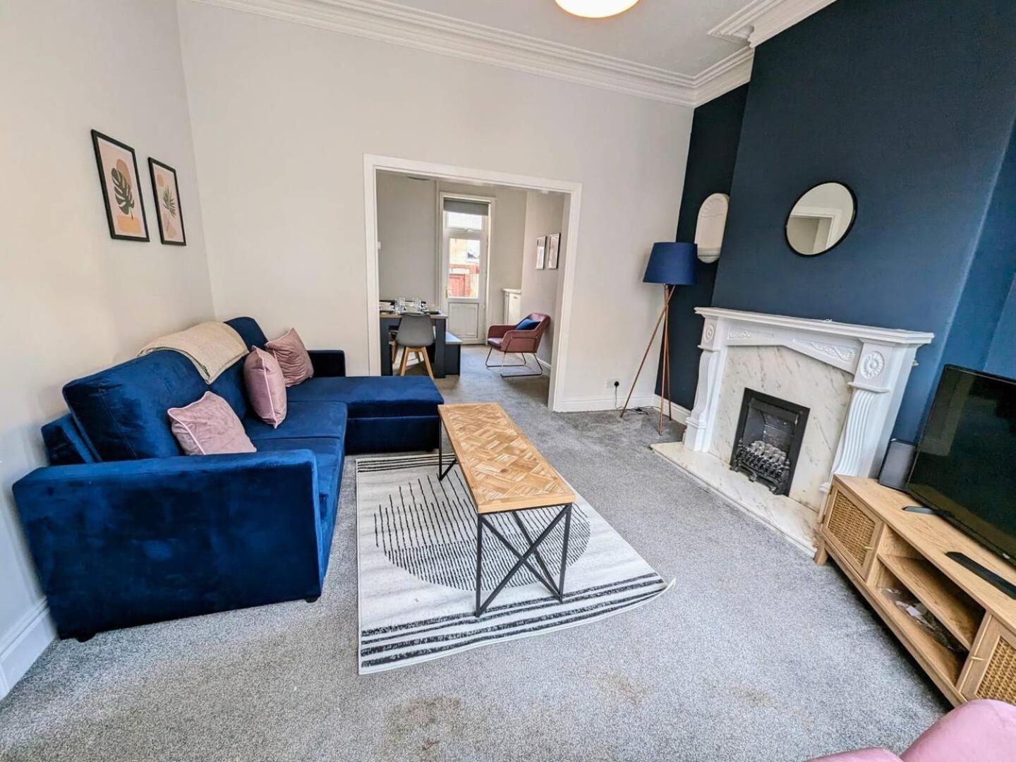 Spacious And Homey 4 Bedroom House Bishop Auckland Exterior photo