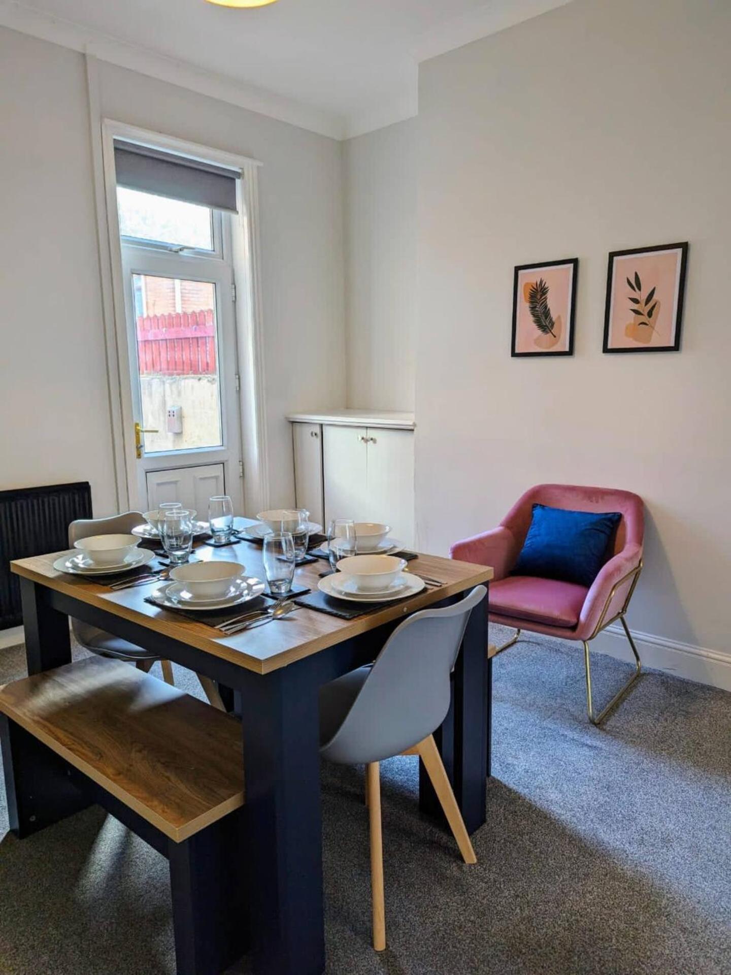 Spacious And Homey 4 Bedroom House Bishop Auckland Exterior photo